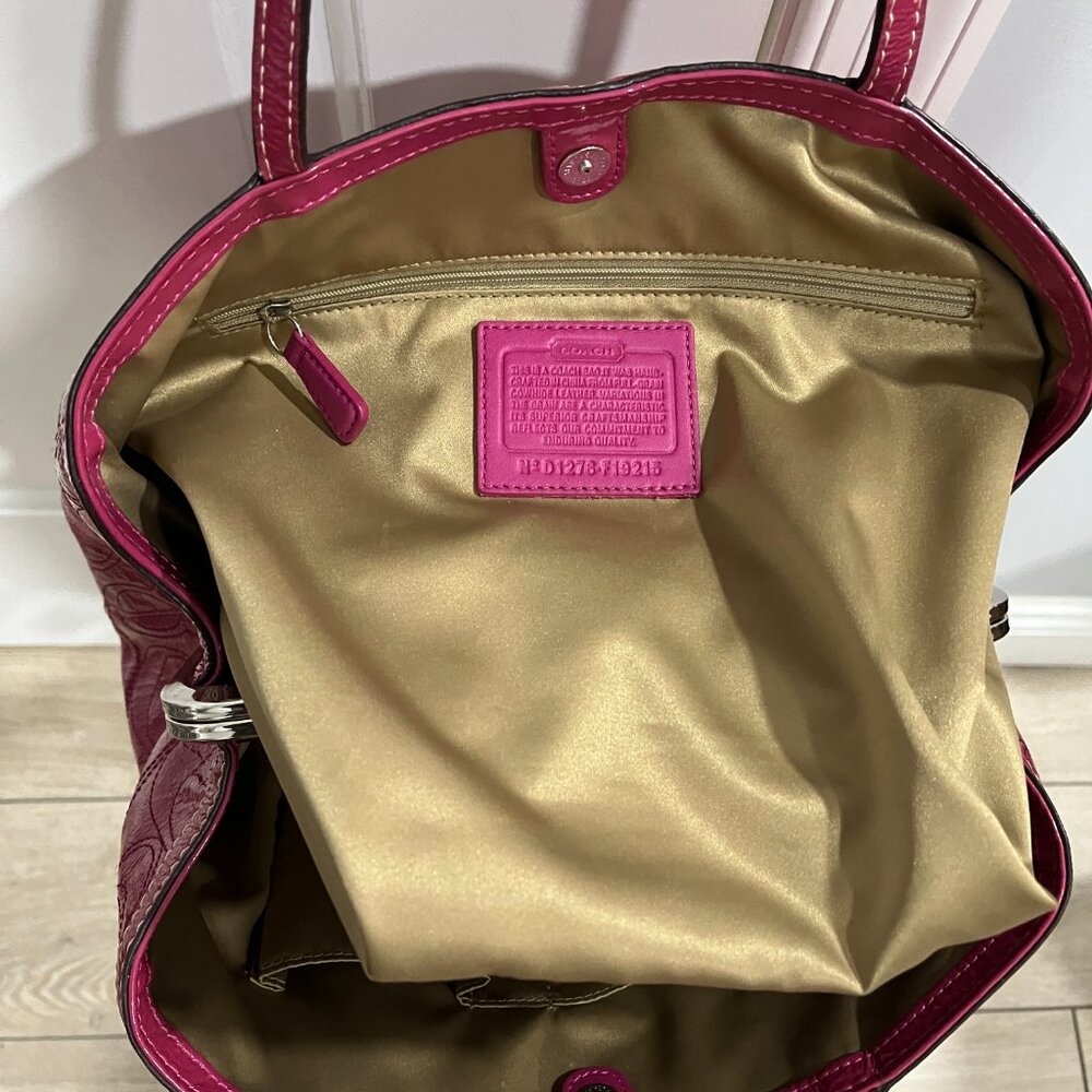 COACH Hot Pink Patent Leather Signature Carryall Kisslock Bag - Picture 9 of 13